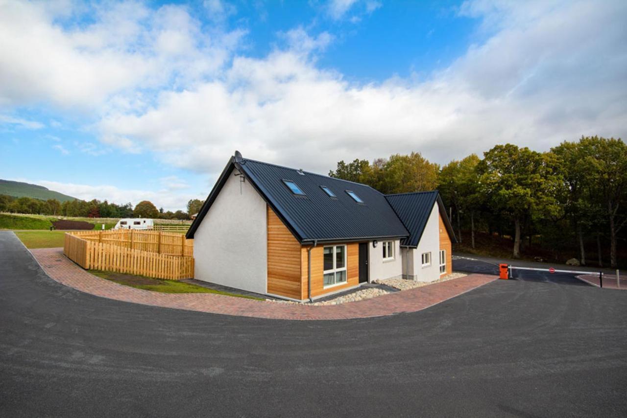 Oakwood Villa Aviemore Exterior photo